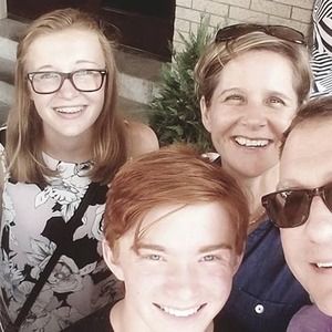 Meet your Posher, Hunter